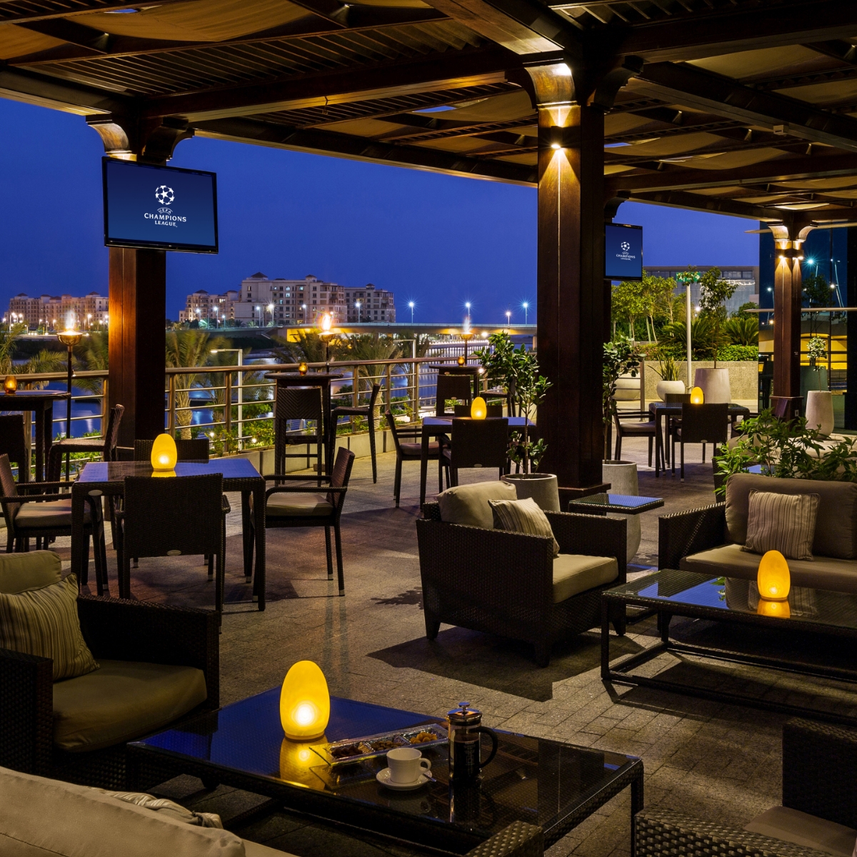 Azura Panoramic Lounge