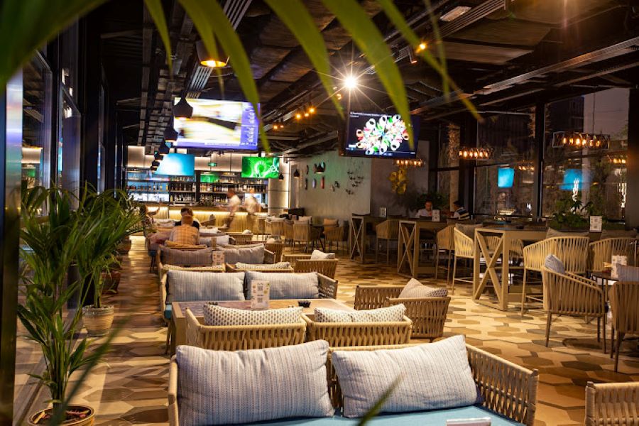 Breeze Restaurant and Bar