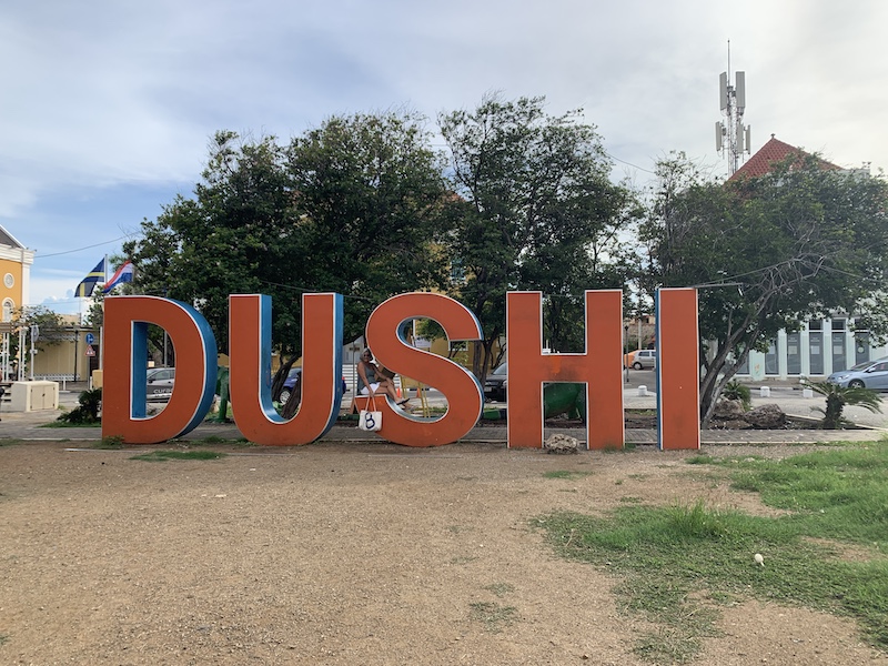 Dushi and Curaçao Signs