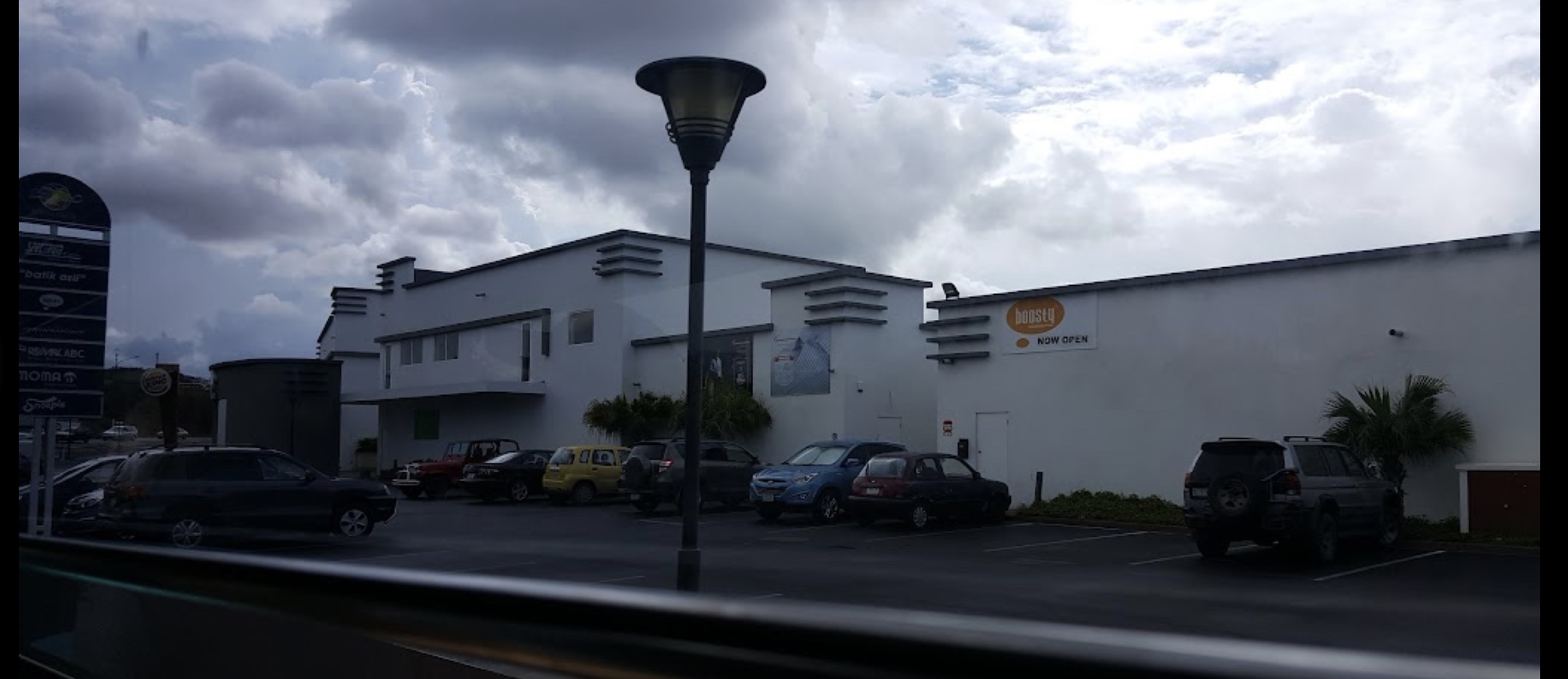 Eden shopper's paradise