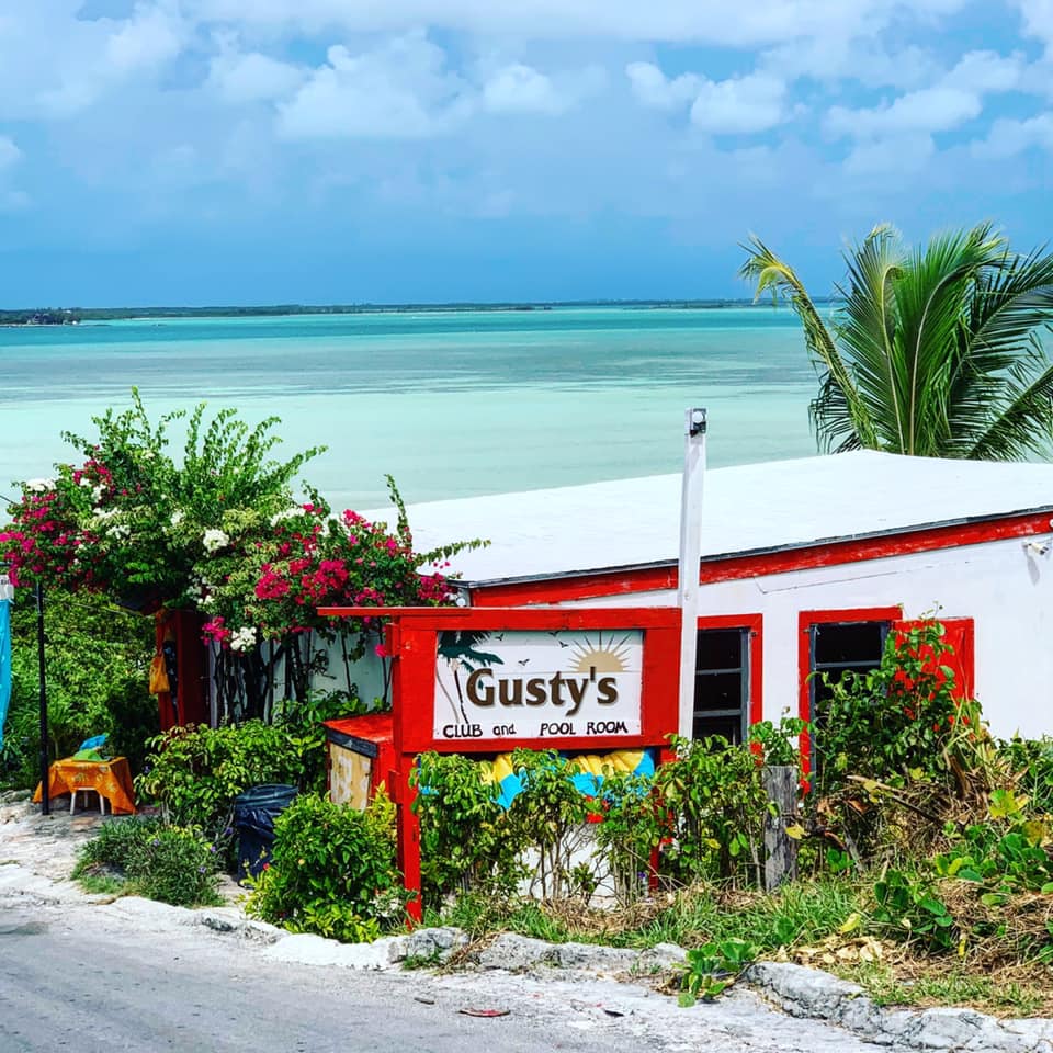 Gusty's Bar