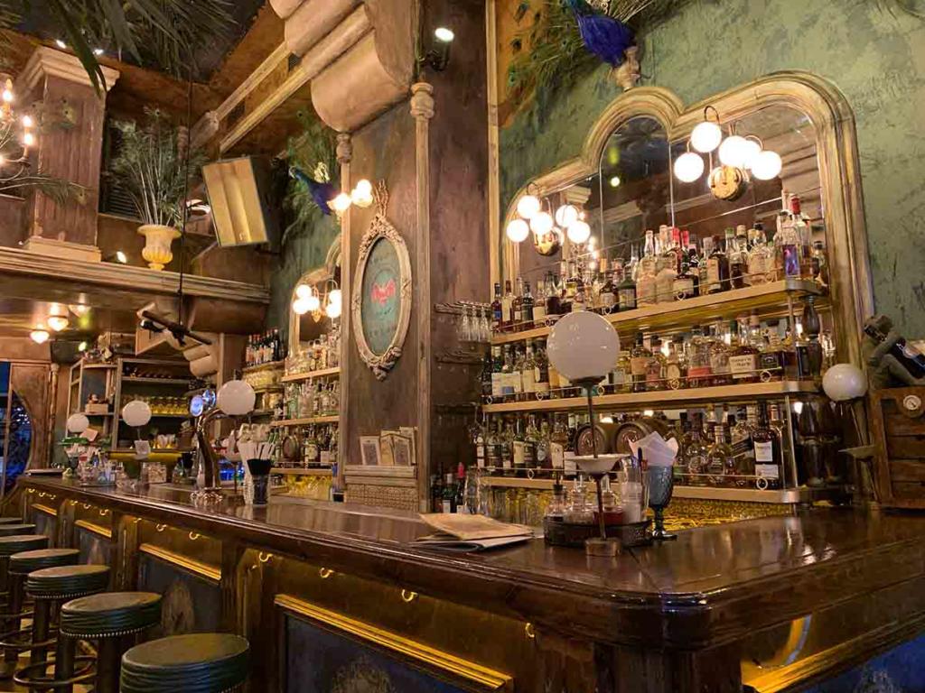 Juan Rodriguez Bar •Compañia de Bebida