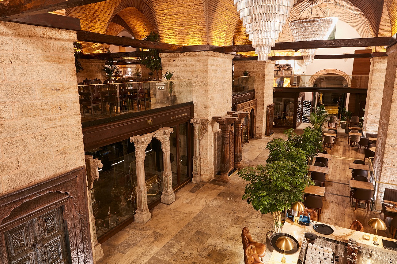 Nusr-Et Steakhouse Sandal Bedesteni