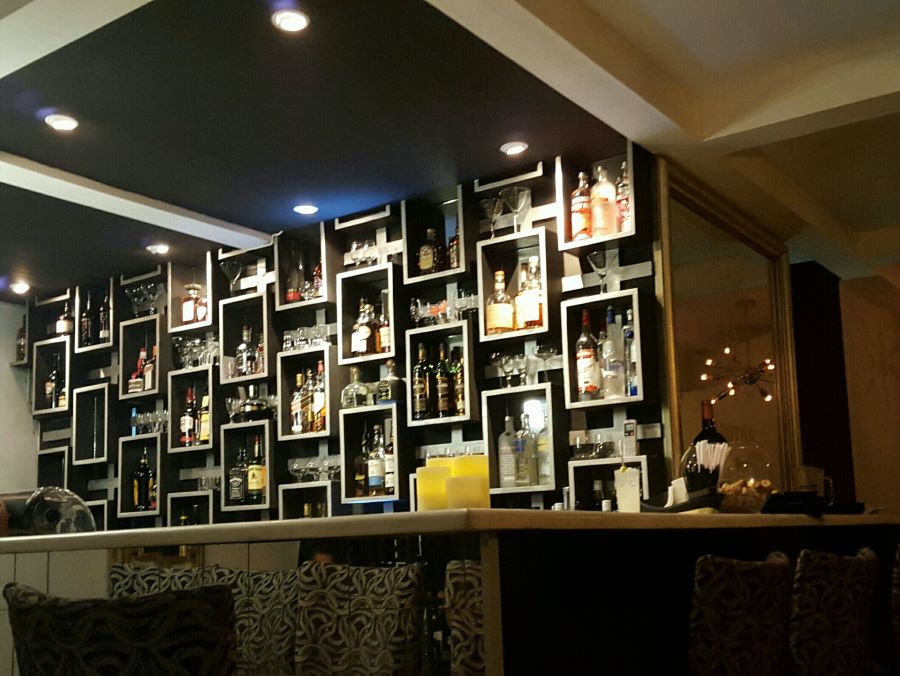 Oak Wine Bar & Cocktail Lounge