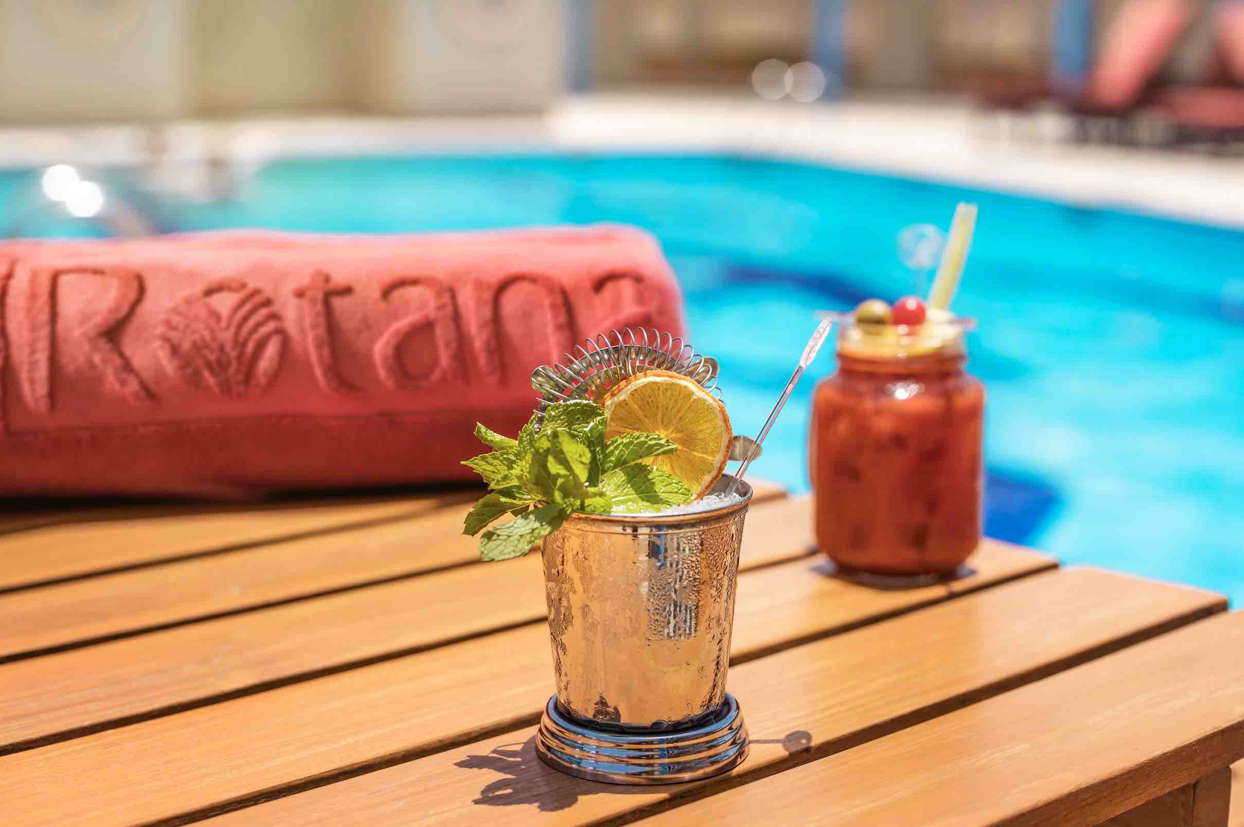 Pool Snack Bar - Jumeira Rotana