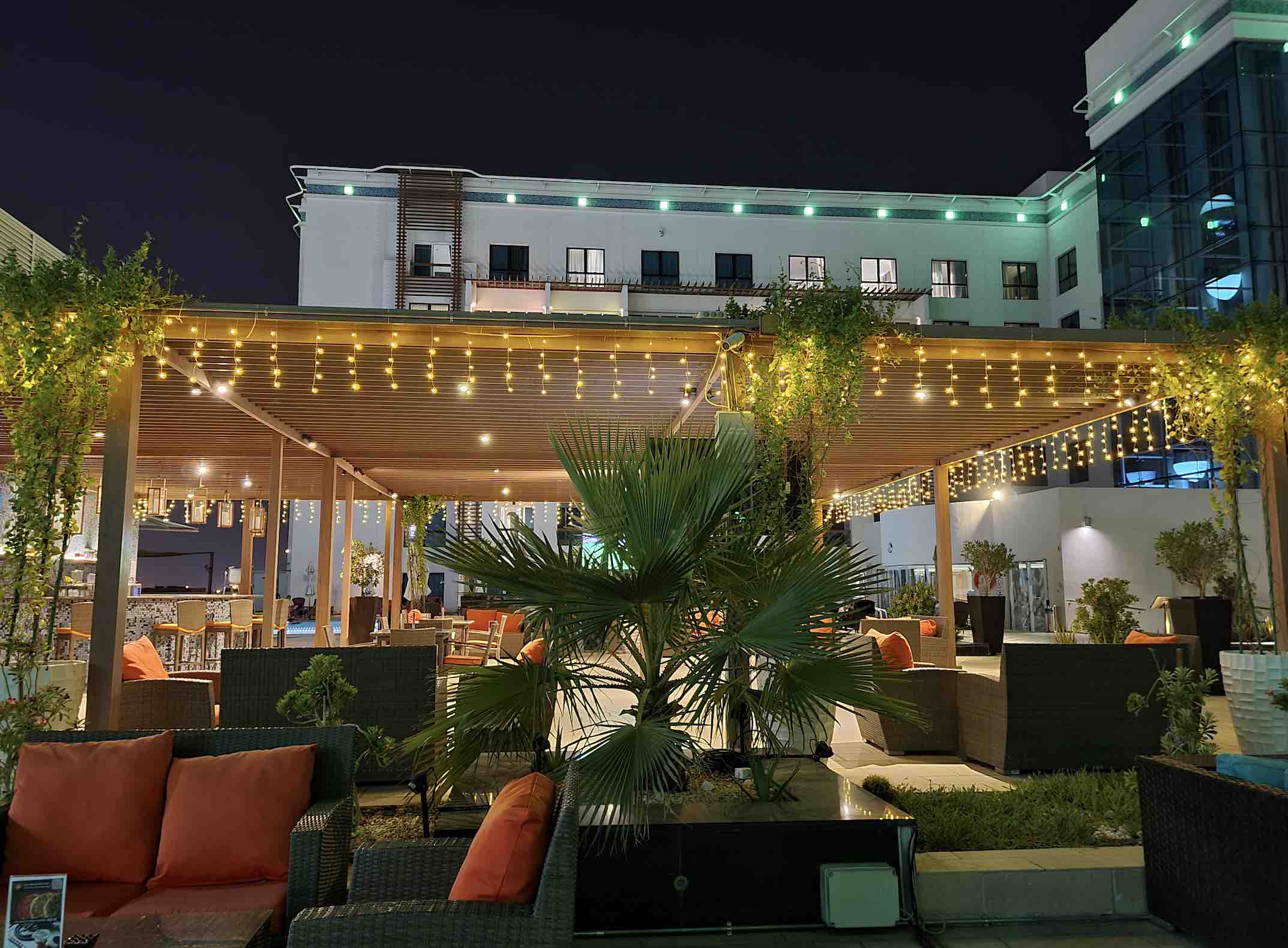 Sundeck Pool Cafe Hili Rayhaan