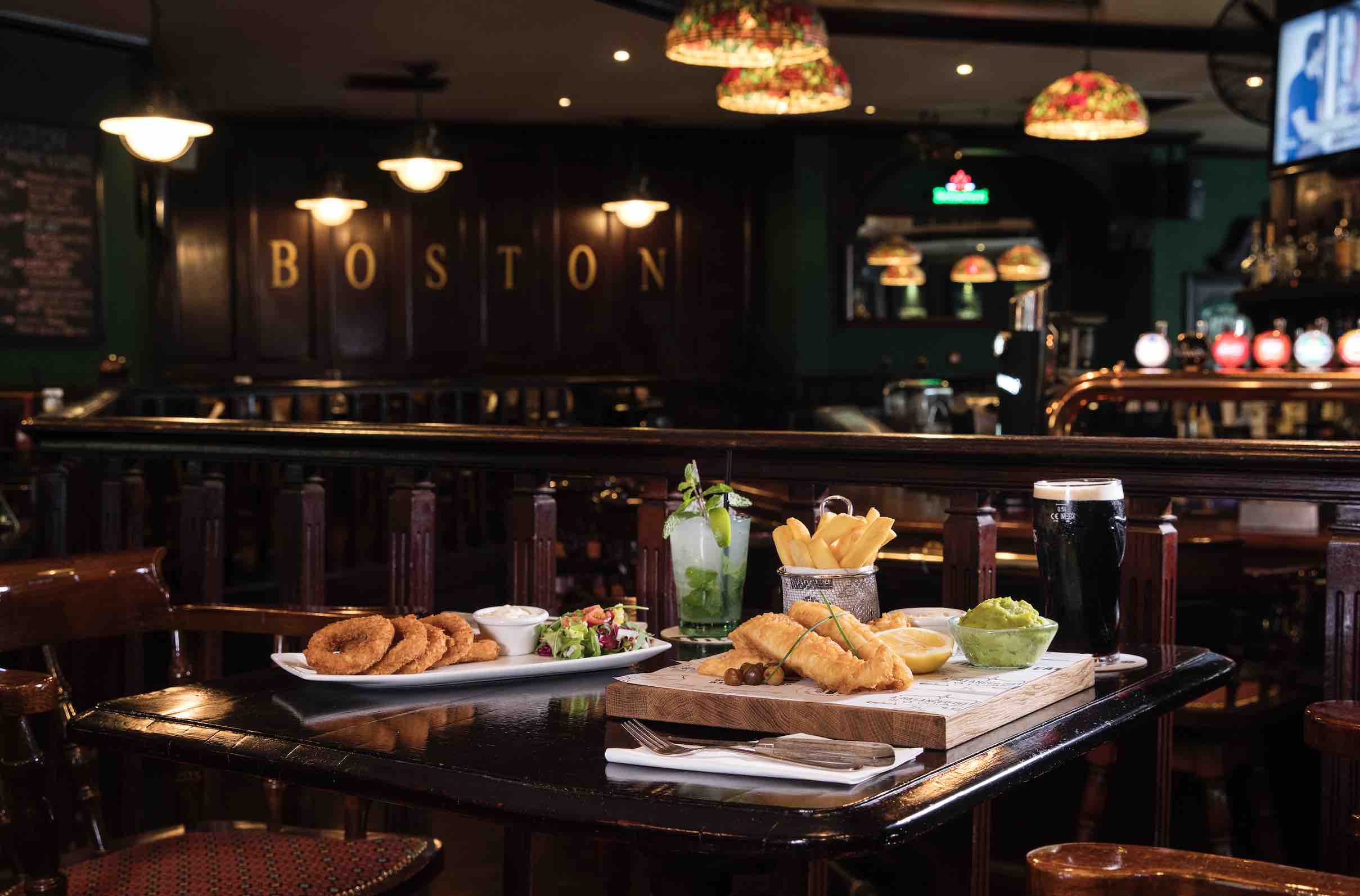 The Boston Bar - Jumeira Rotana