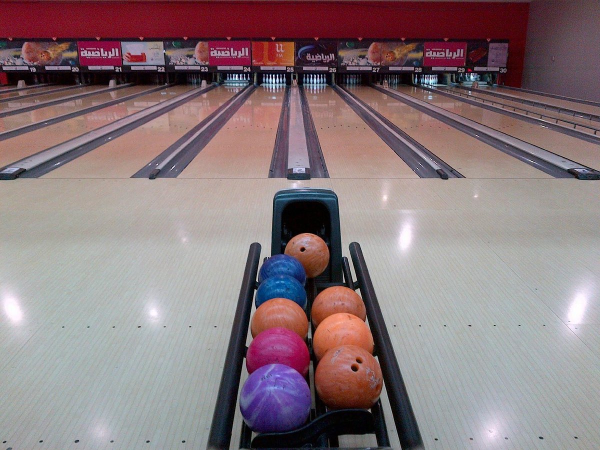 Universal Bowling Center